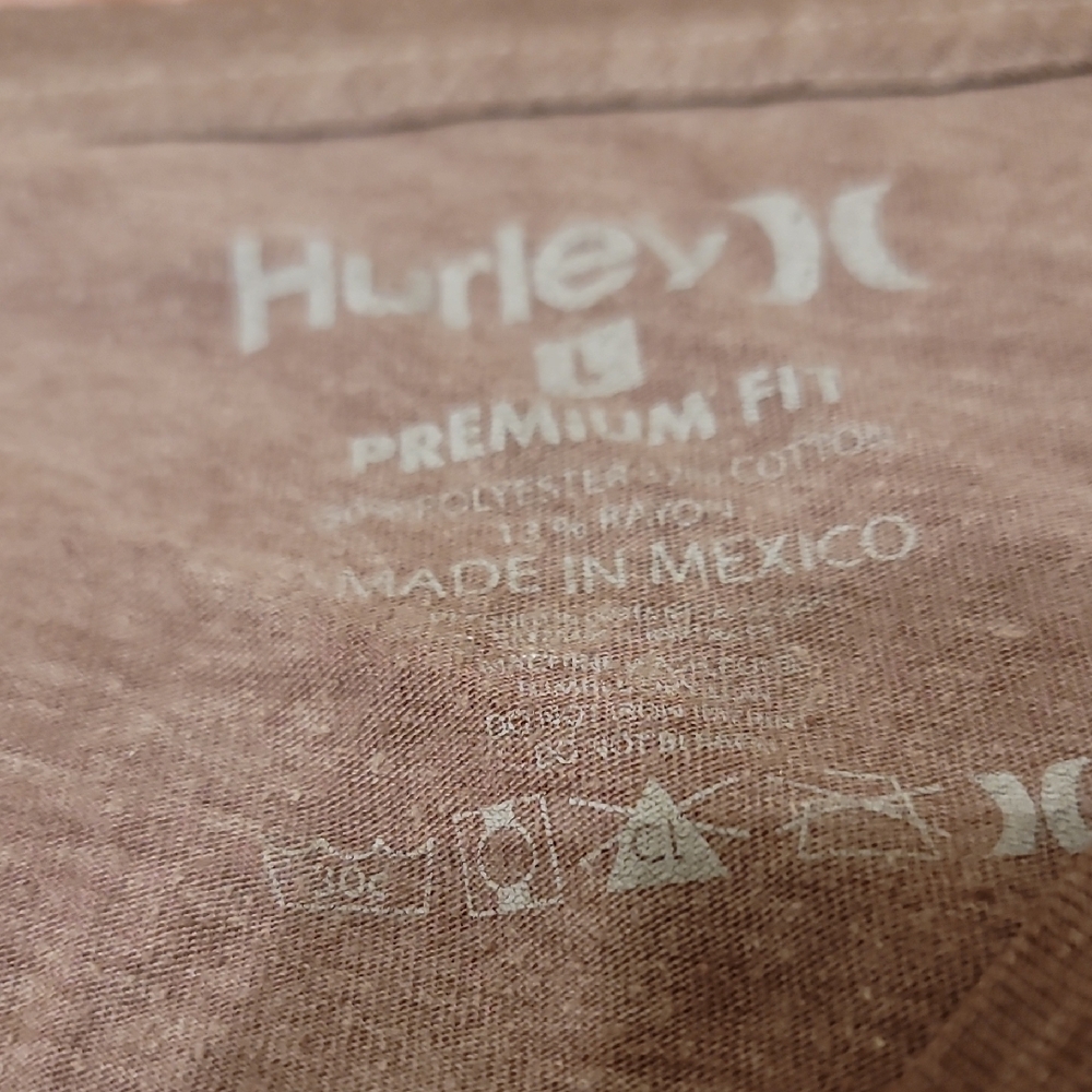 Hurley Men's Large V-Neck Tee Shirt - Picture 2 of 8